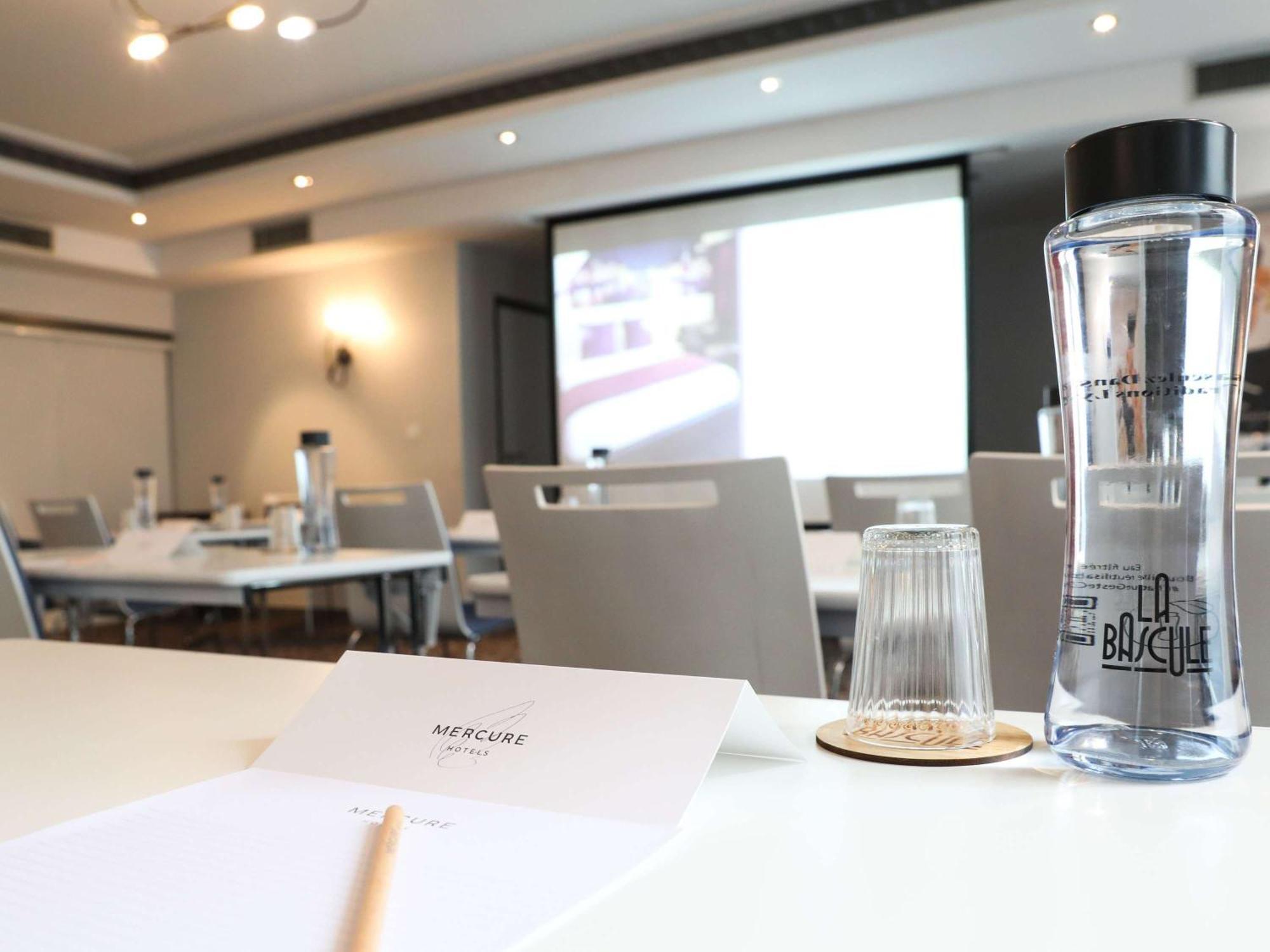 Hotel Mercure Lyon Centre Charpennes Villeurbanne Bagian luar foto