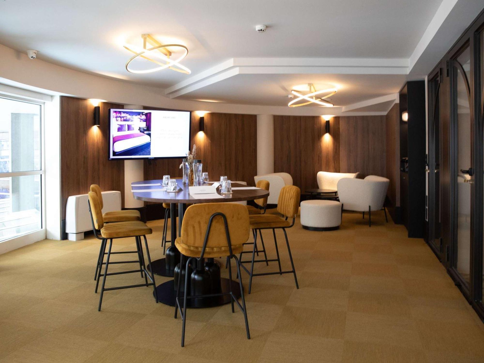 Hotel Mercure Lyon Centre Charpennes Villeurbanne Bagian luar foto