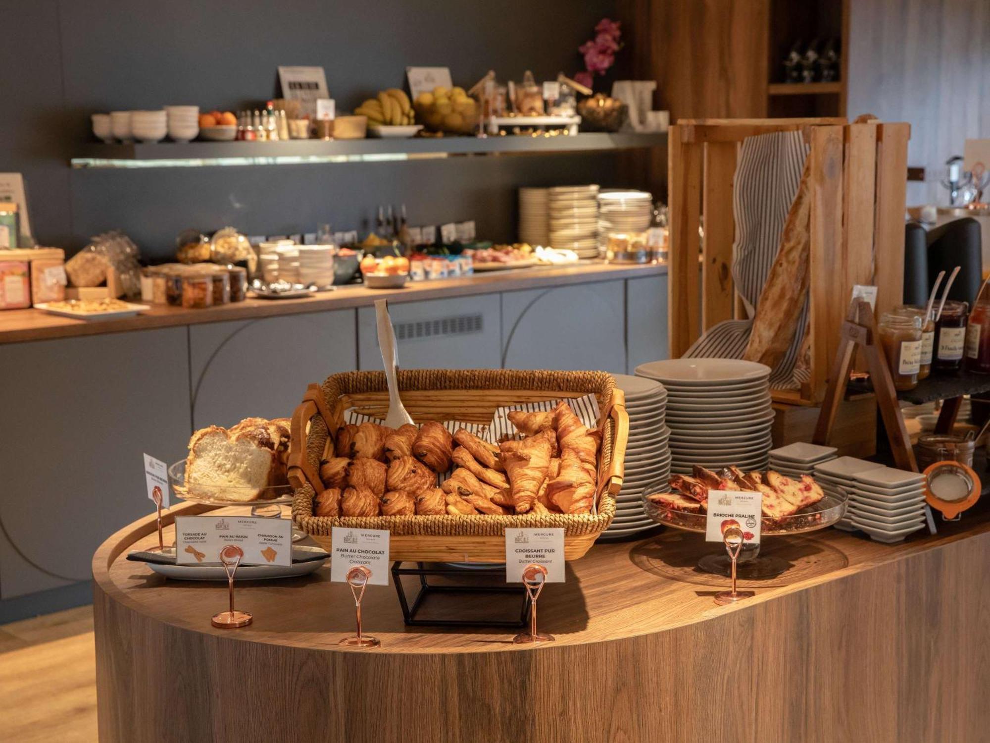 Hotel Mercure Lyon Centre Charpennes Villeurbanne Bagian luar foto