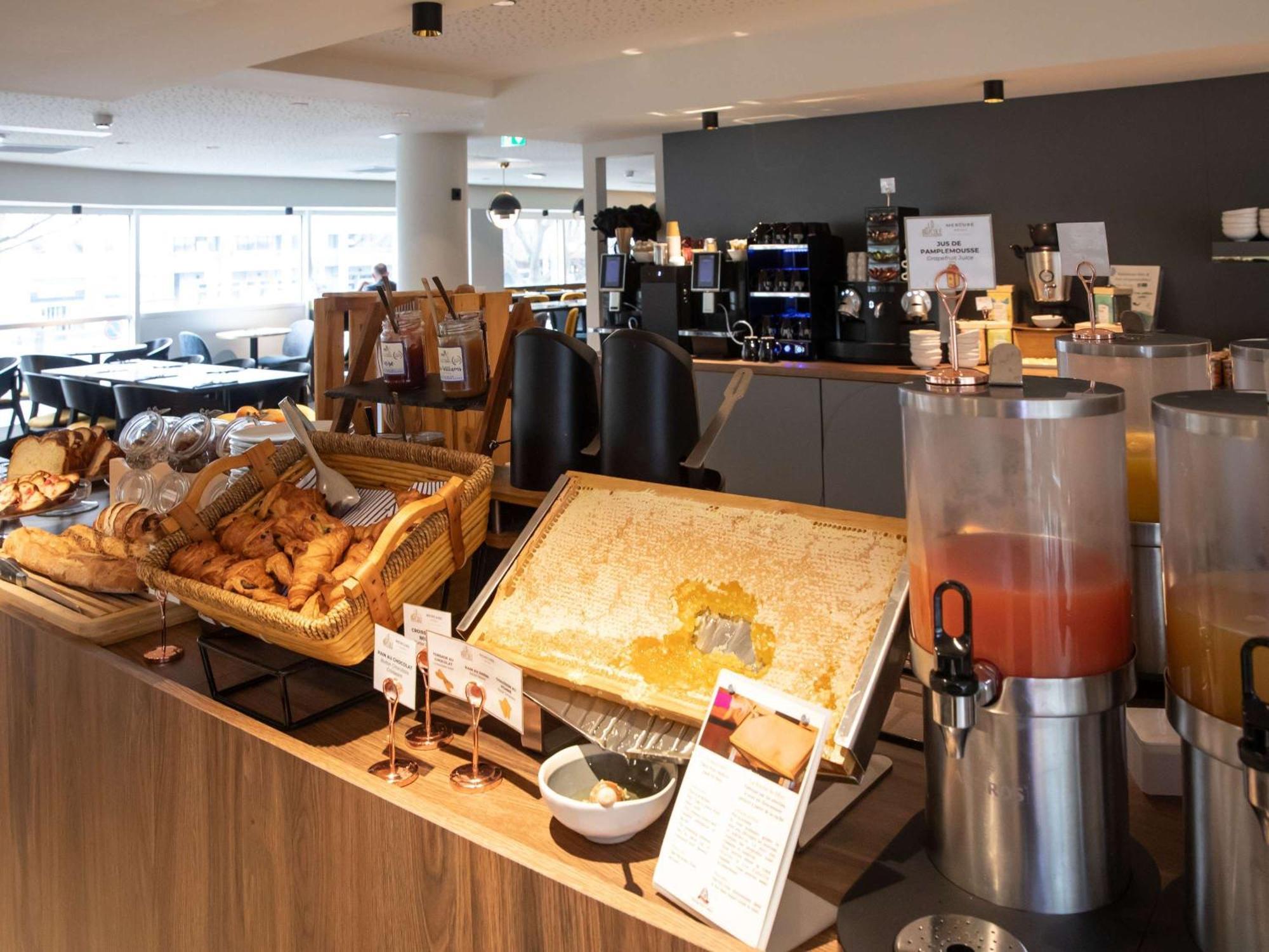 Hotel Mercure Lyon Centre Charpennes Villeurbanne Bagian luar foto