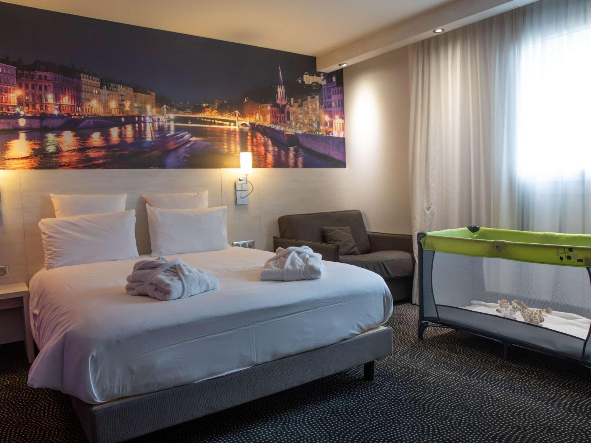 Hotel Mercure Lyon Centre Charpennes Villeurbanne Bagian luar foto