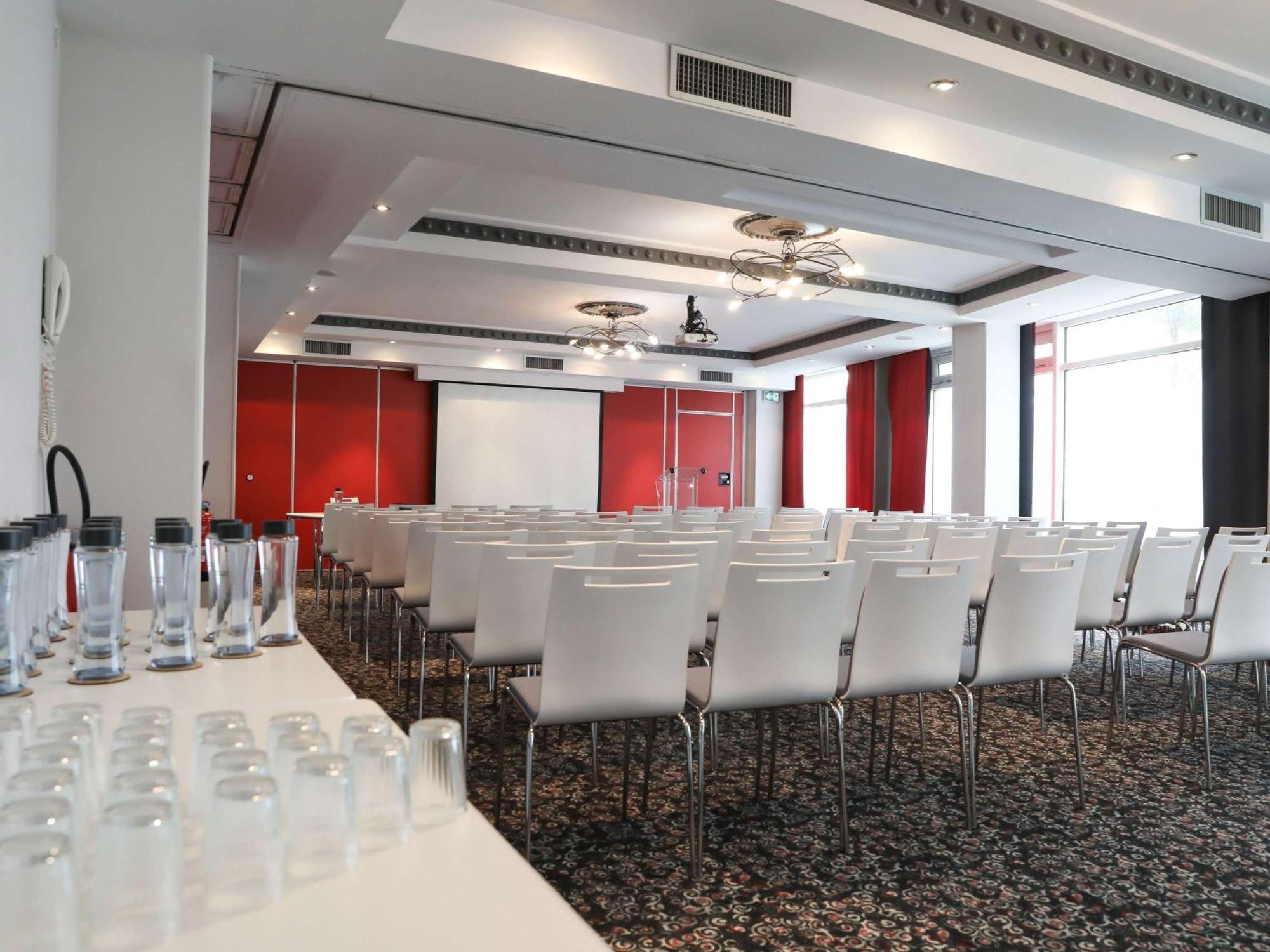 Hotel Mercure Lyon Centre Charpennes Villeurbanne Bagian luar foto